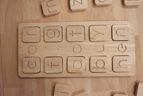 QTOYS - CVC Word Board